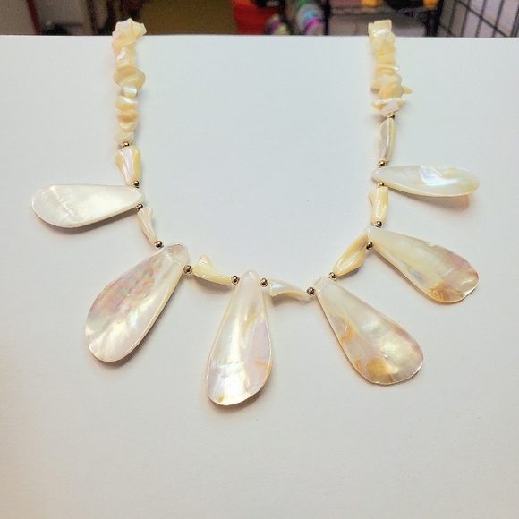 Sea shell necklace - Picture 4 of 4